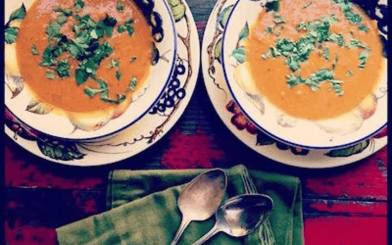 Sopa de Lentilha Vermelha com Limão e Coentro